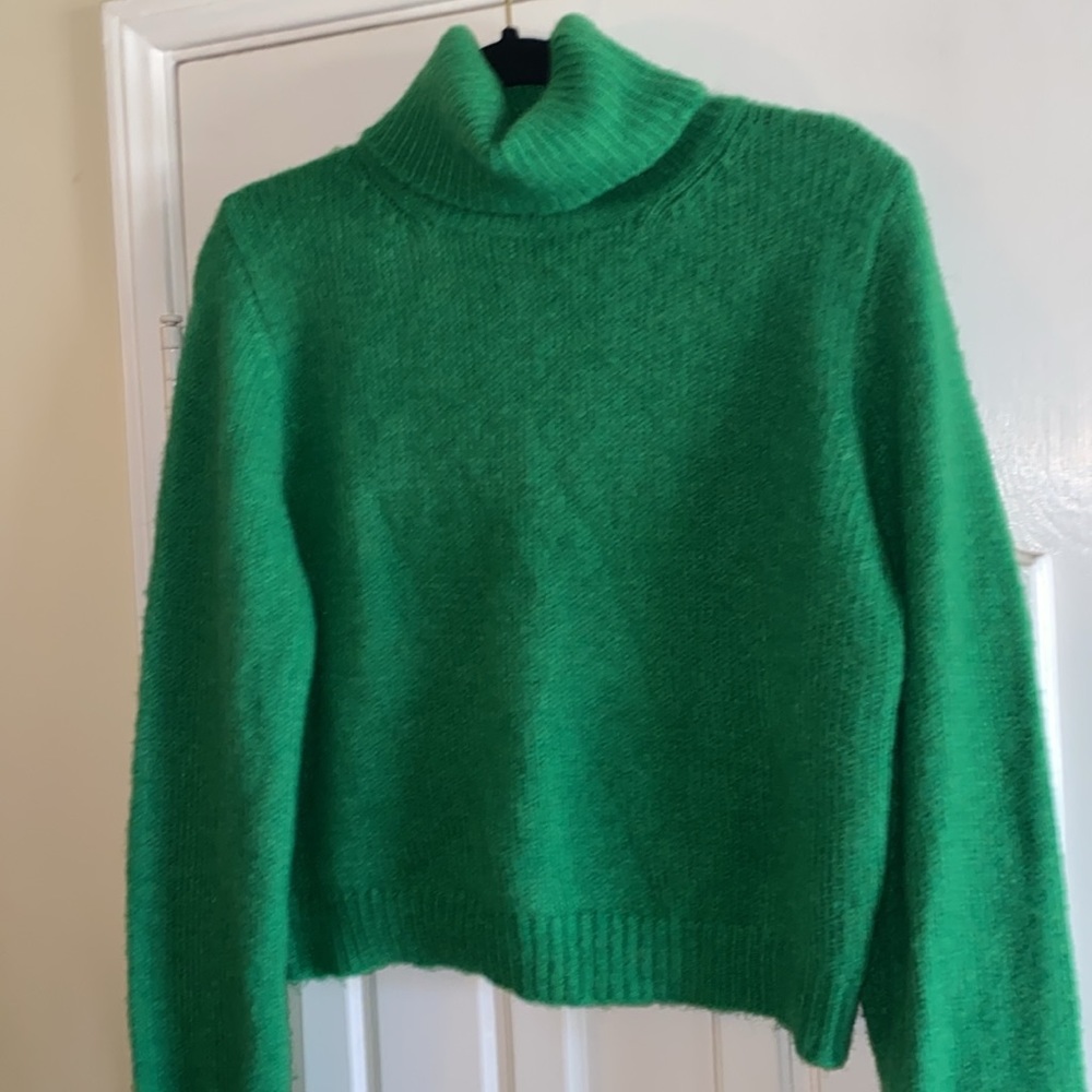 Women's Green Turtleneck Sweater - Picture 4 of 4